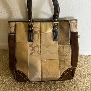 Coach brown/tan/gold patchwork purse. Almost brand new. Comes with duster bag🤎